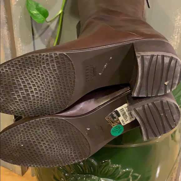 Stuart Weitzman Tall Brown zipper back boots - Picture 15 of 15